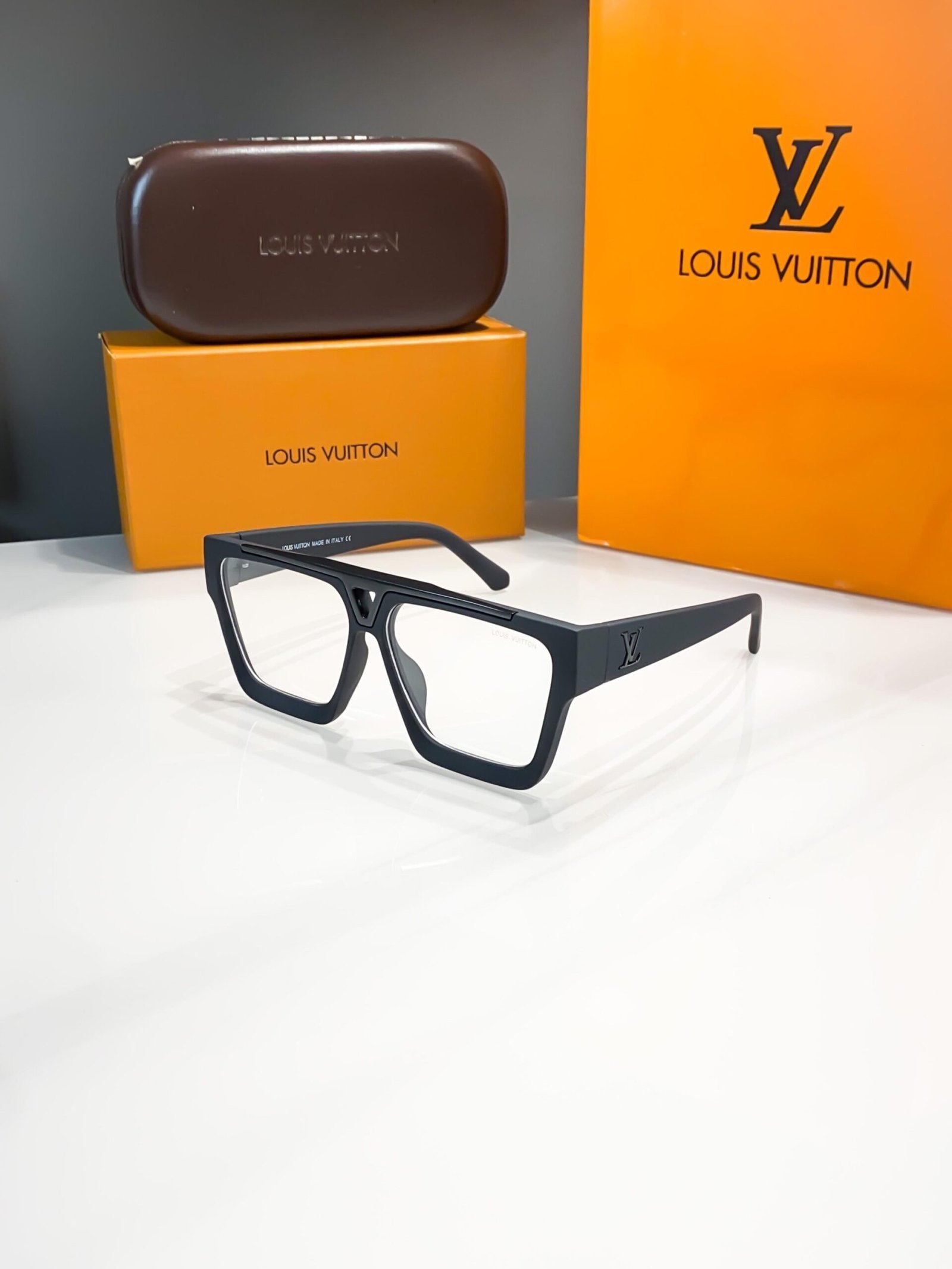 Louis Vuitton Frame