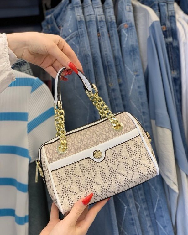 Michael Kors Blair Boston With OG Box & Dust Bag (22312 Beige White)