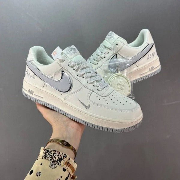 NIKE AIRFORCE 1 LOW