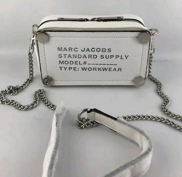 MARC  JACOB SNAP SHOT   SLING BAG